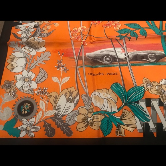 Brand new, never worn Hermès scarf - Picture 3 of 7